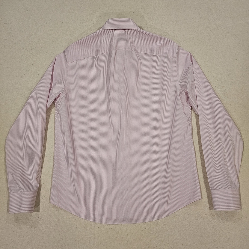 UNTUCKit Wrinkle Free Button Down M - Picture 5 of 5